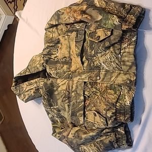 MOSSY OAKS JACKET SIZE 6-7
